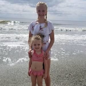 Meet your Posher, Chloe